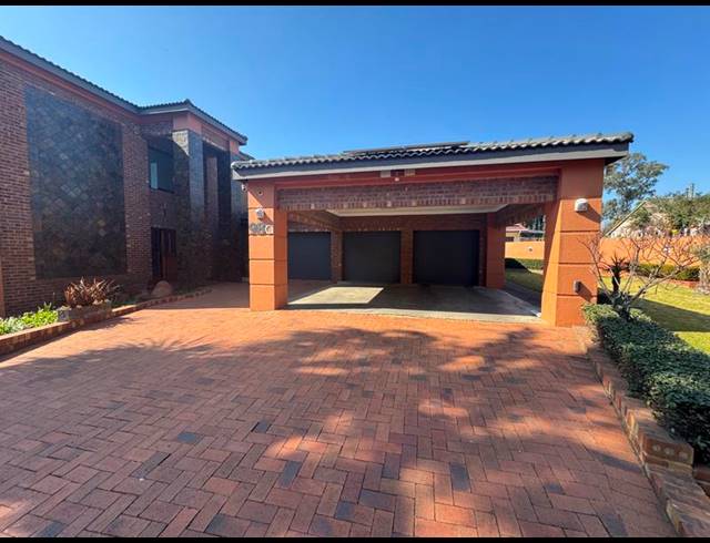 4 BEDROOM HOUSE FOR SALE IN CLUBVILLE